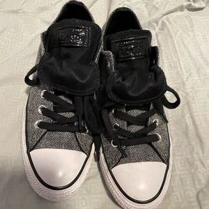 Converse size 7
